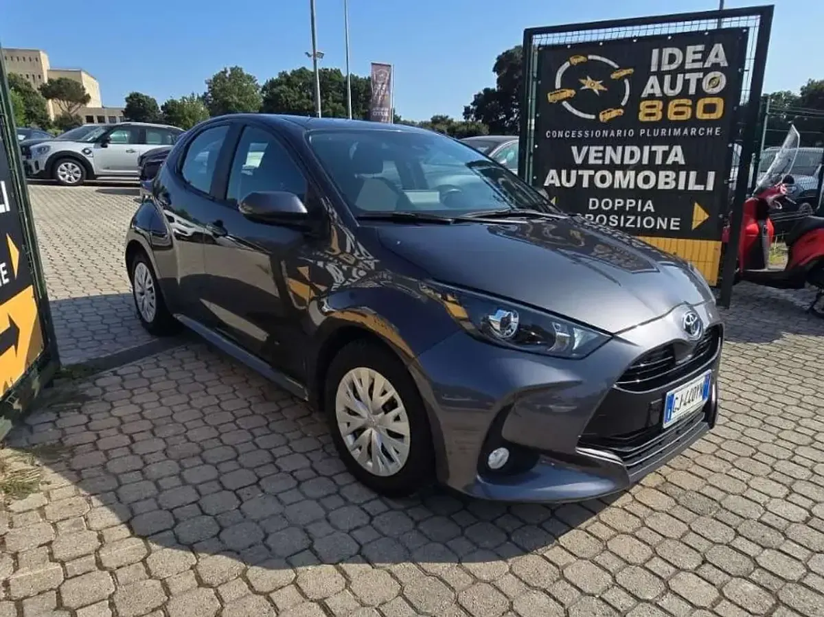 Usata Toyota Yaris Hybrid Business Edition 92 CV (67 kW) 2022 Berlina