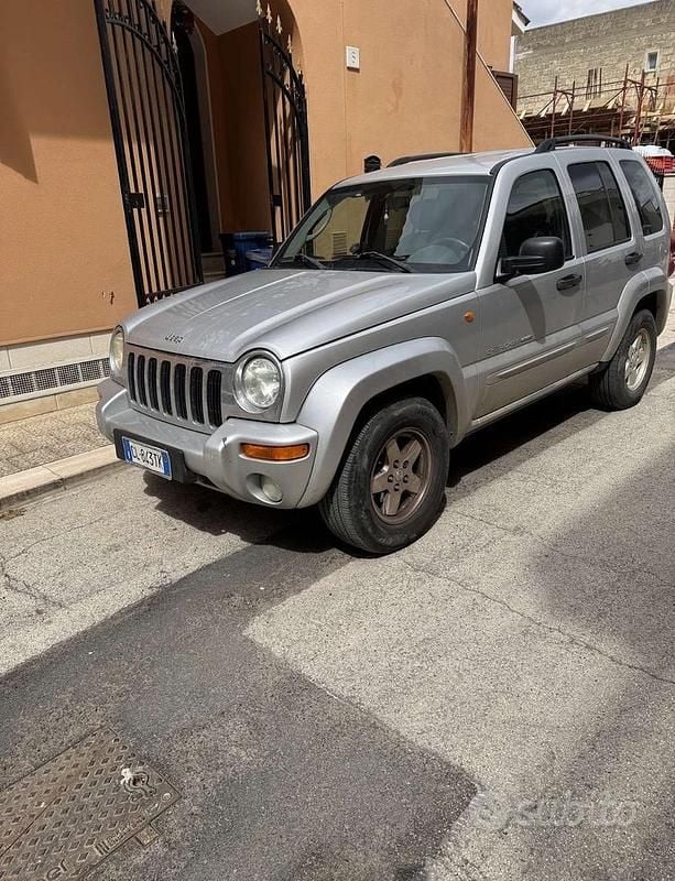 Usata Jeep Cherokee 163 CV (119 kW) 2004 SUV