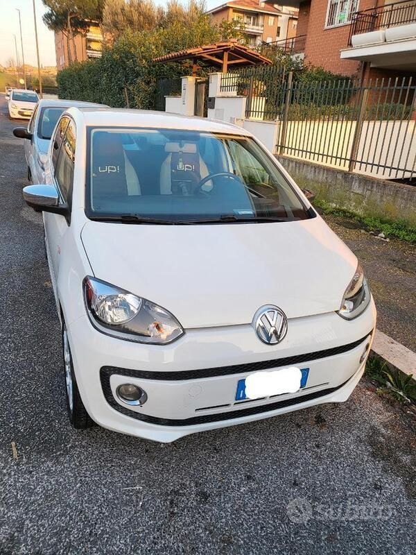 Bianco Usata 2013 VW up! Due volumi | 4500 € (Buon prezzo) - Immagine 1/4