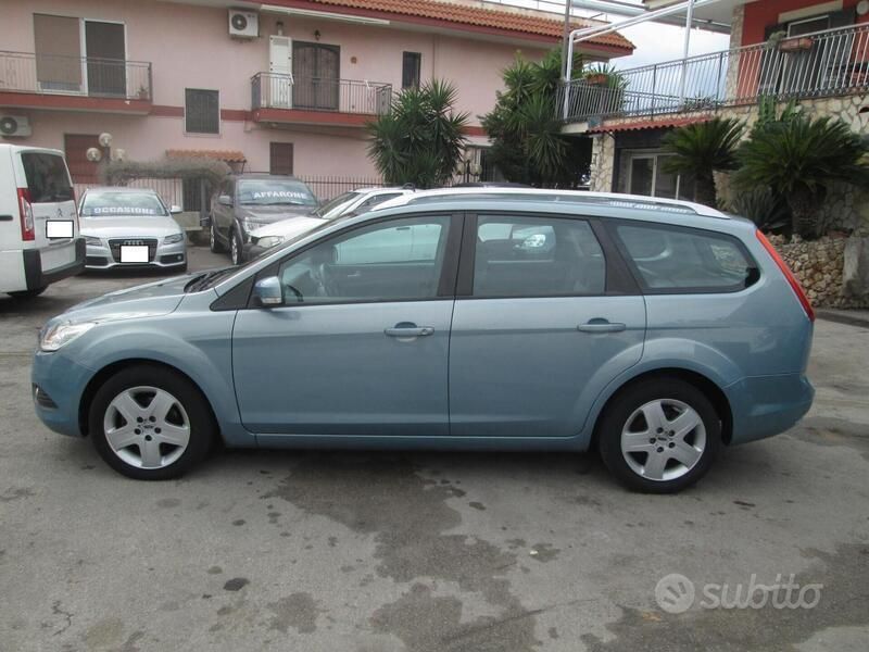 Usata Ford Focus 110 CV (80 kW) 2008 Verde Station wagon