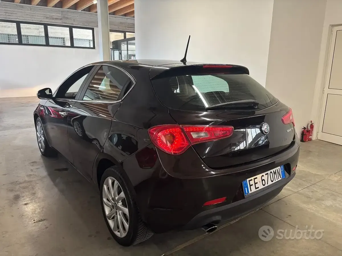 Usata Alfa Romeo Giulietta 120 CV (88 kW) 2016 Nero Utilitaria