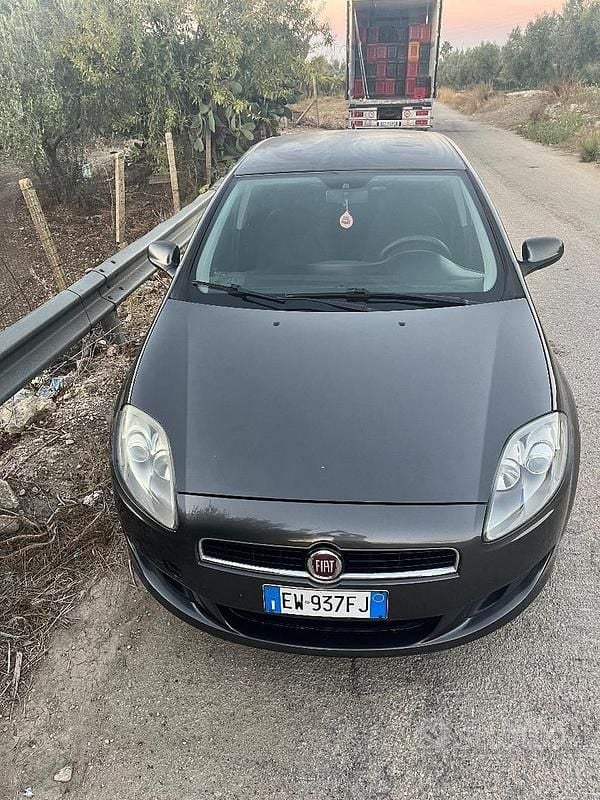 Usata Fiat Bravo 105 CV (77 kW) 2014 Grigio Utilitaria