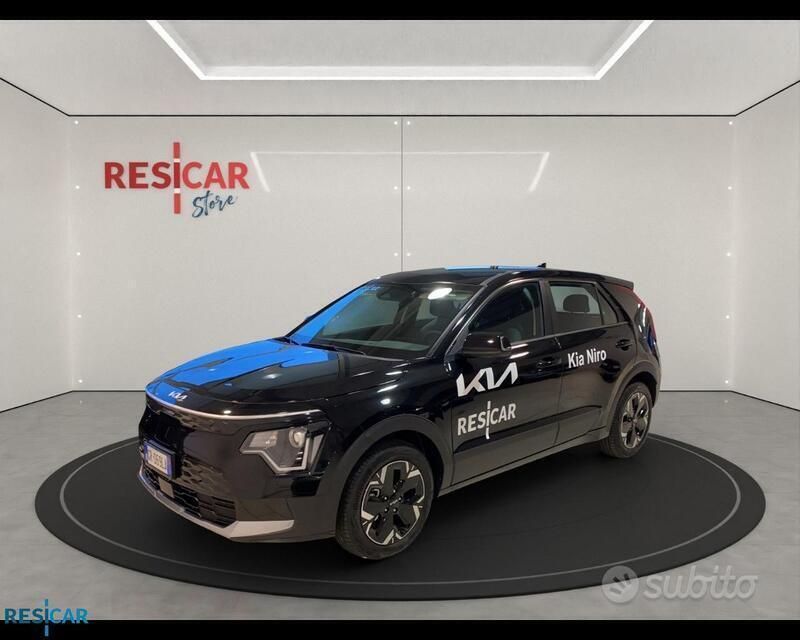 Usata Kia e-Niro 150 kW (204 CV) 2023 Nero SUV