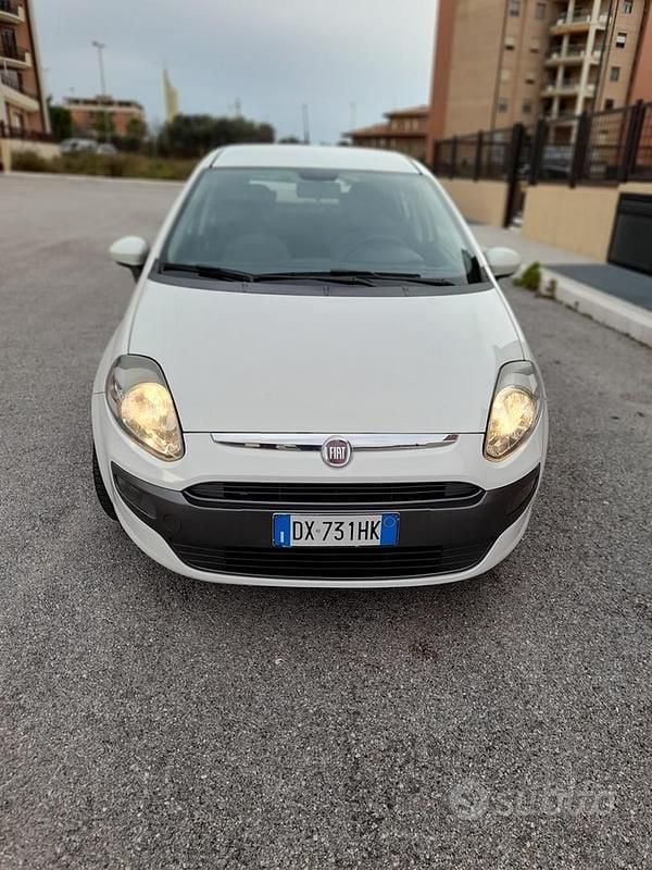 Usata Fiat Punto Evo 75 CV (55 kW) 2009 Bianco Utilitaria