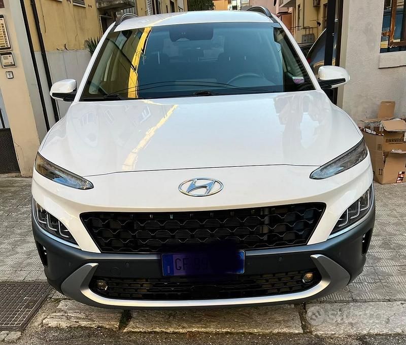 Usata Hyundai Kona 136 CV (100 kW) 2021 Bianco SUV
