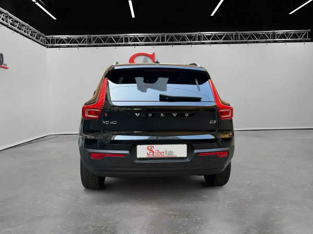Usata Volvo XC40 Momentum 150 CV (110 kW) 2020 Viola SUV