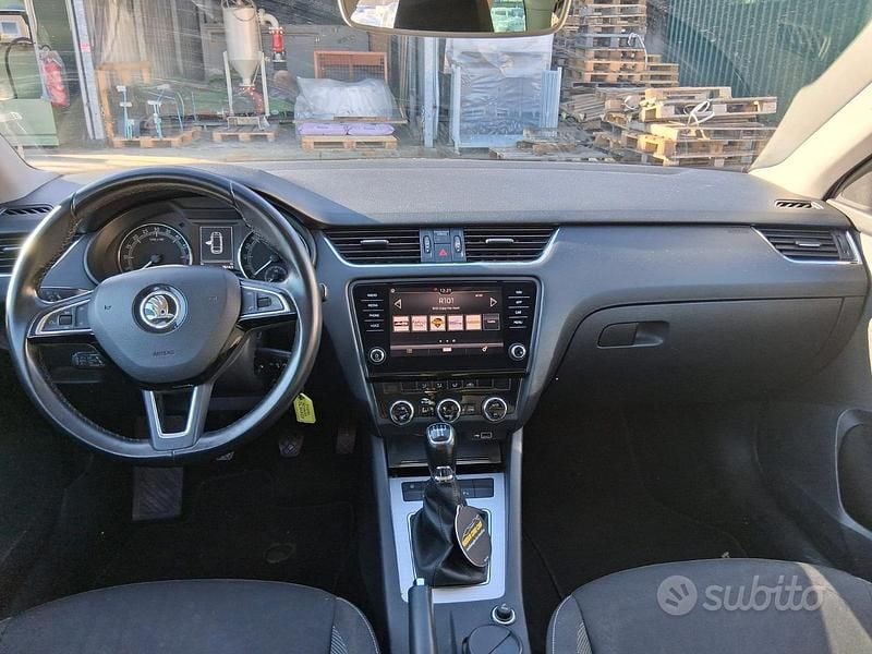 Usata Skoda Octavia 105 CV (77 kW) 2017 Bianco Station wagon
