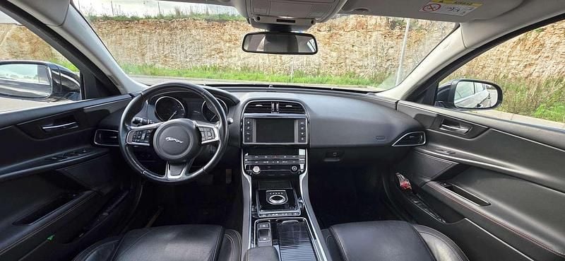 Usata Jaguar XE Prestige 179 CV (131 kW) 2018 Nero Berlina