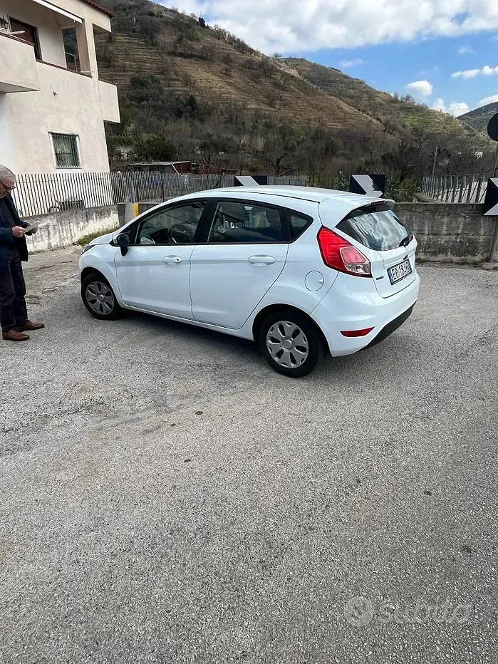 Usata Ford Fiesta 75 CV (55 kW) 2013 Utilitaria