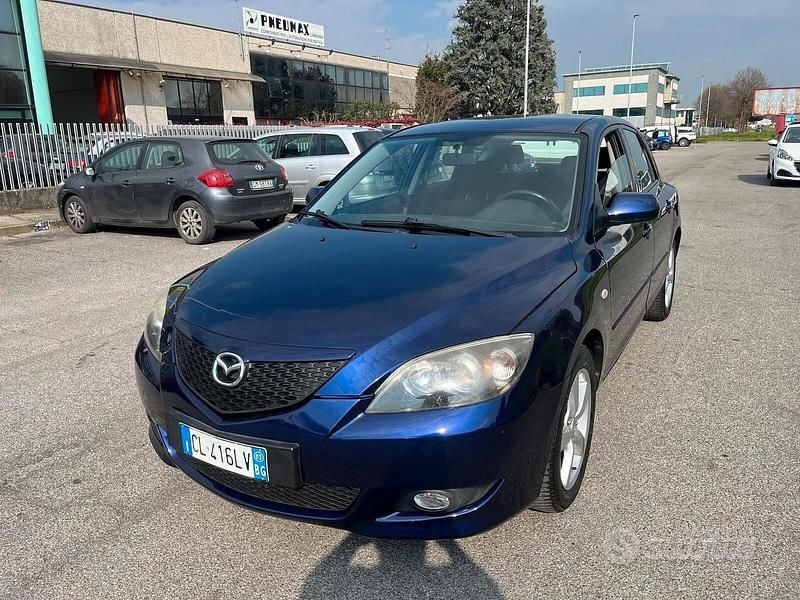 Usata Mazda 3 105 CV (77 kW) 2003 Blu Berlina