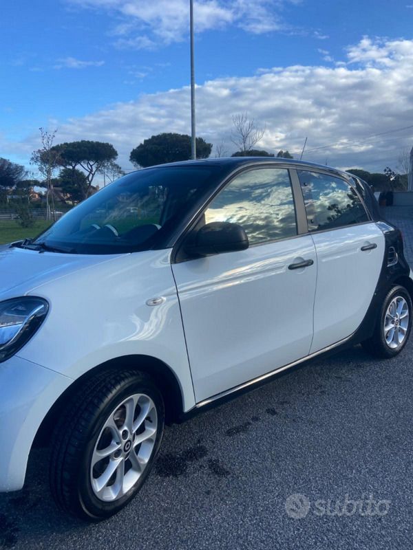 Usata Smart ForFour 71 CV (52 kW) 2019 Bianco Utilitaria
