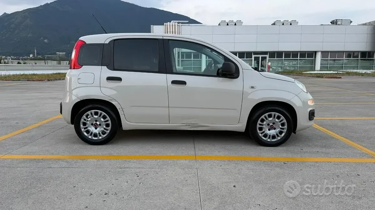 Usata Fiat Panda Lounge 69 CV (50 kW) 2016 Beige Utilitaria