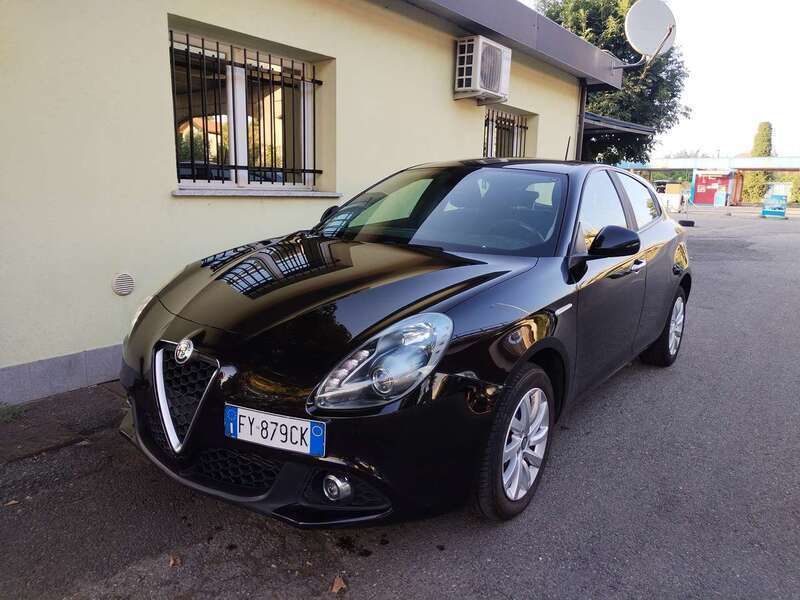 Nero Usata 2019 Alfa Romeo Giulietta Business Due volumi | 6900 € (Ottimo prezzo) - Immagine 1/4