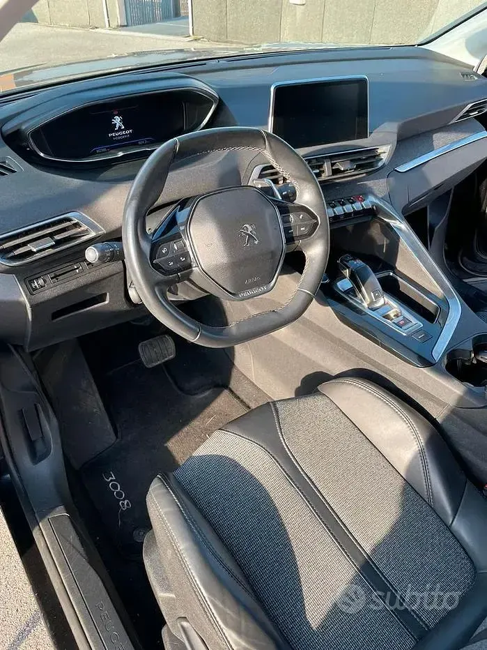 Usata Peugeot 3008 Allure 130 CV (95 kW) 2018 Nero SUV
