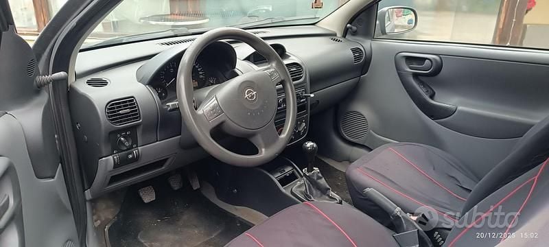 Usata Opel Corsa 58 CV (42 kW) 2001 Berlina