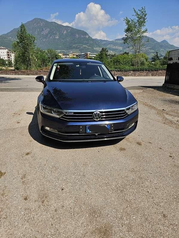 Usata VW Passat Comfortline 150 CV (110 kW) 2015 Blu Berlina