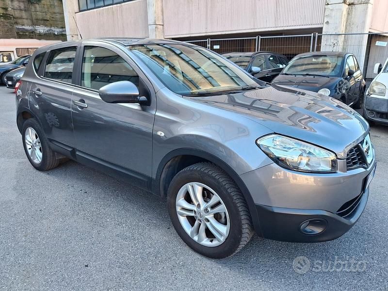 Usata Nissan Qashqai Tekna 110 CV (80 kW) 2013 Grigio SUV