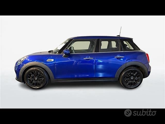 Begagnad Mini ONE 75 HK (55 kW) 2020 Blå Halvkombi