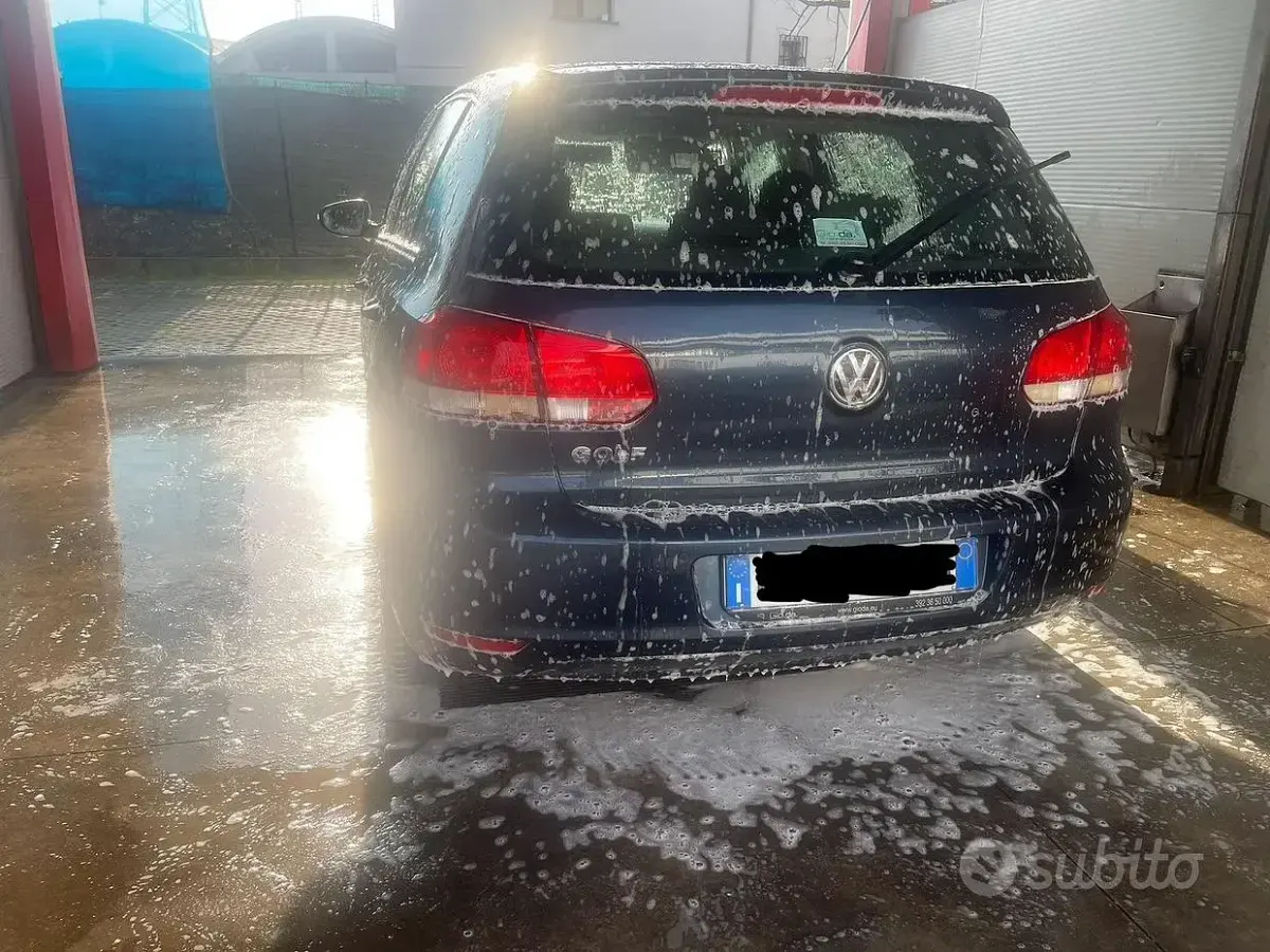 Usata VW Golf VI 80 CV (58 kW) 2010 Blu Utilitaria