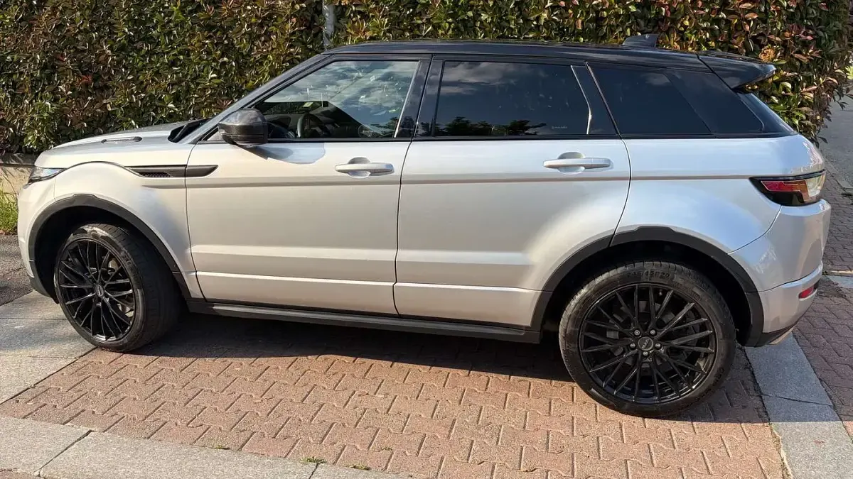 Usata Land Rover Range Rover evoque 150 CV (110 kW) 2017 Argento SUV
