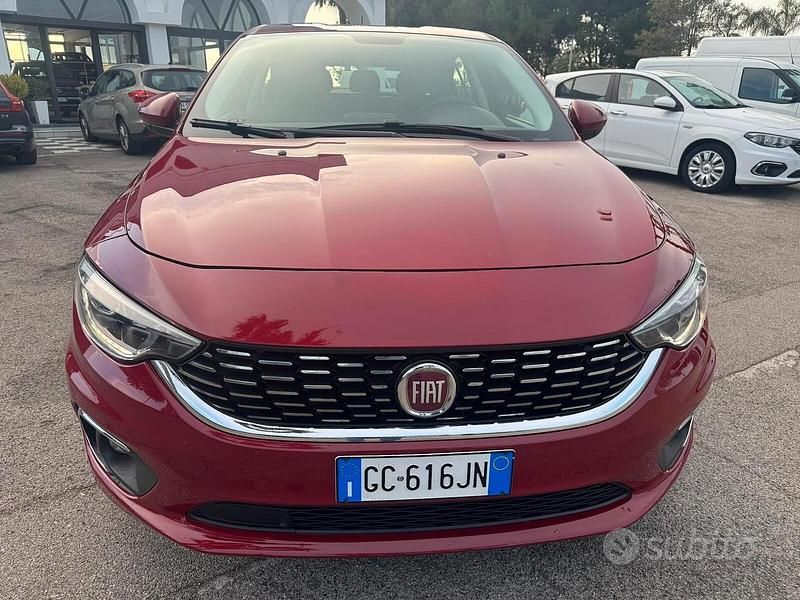 Usata Fiat Tipo 120 CV (88 kW) 2020 Rosso Berlina