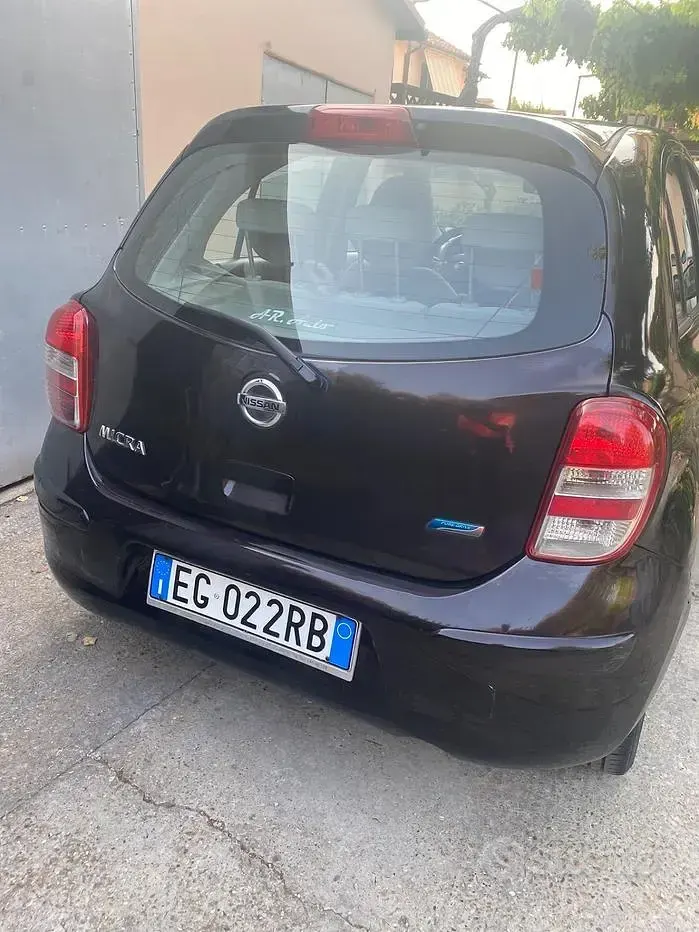 Usata Nissan Micra Tekna 80 CV (58 kW) 2011 Marrone Utilitaria