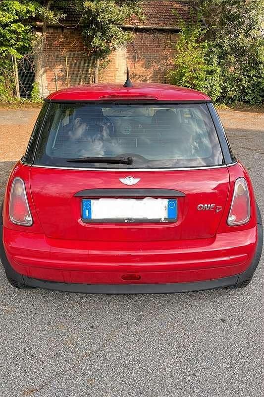 Usata Mini One D Seven 88 CV (64 kW) 2005 Rosso Utilitaria