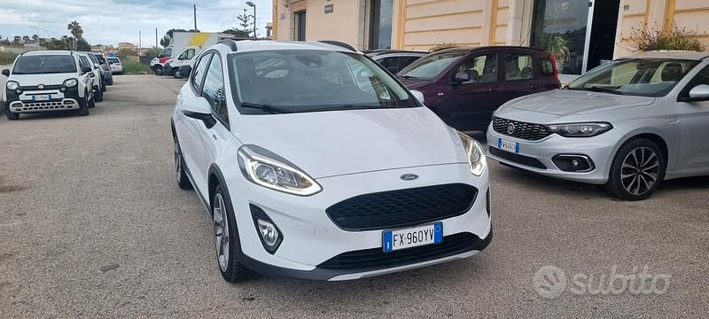 Usata Ford Fiesta Active 85 CV (62 kW) 2019 Bianco Utilitaria
