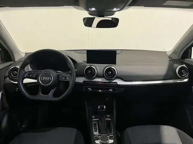 Usata Audi Q2 Comfort 150 CV (110 kW) 2024 Colore carrozzeria personalizzato audi exclusive SUV