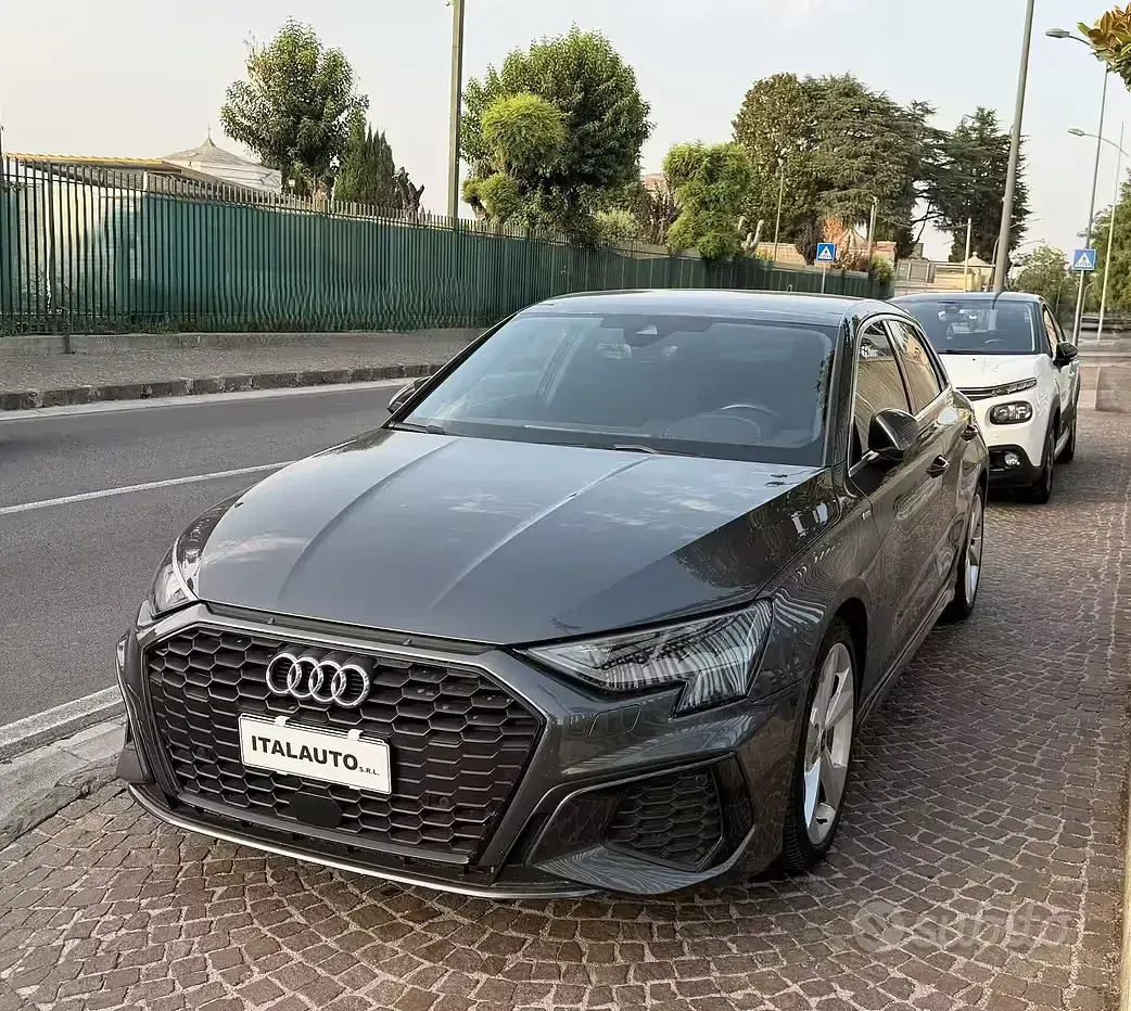 Usata Audi A3 S-Line 150 CV (110 kW) 2021 Grigio Berlina