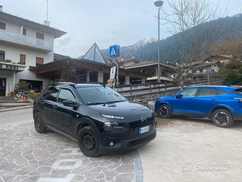 Usata Citroën C4 Cactus 100 CV (73 kW) 2016 Nero Utilitaria