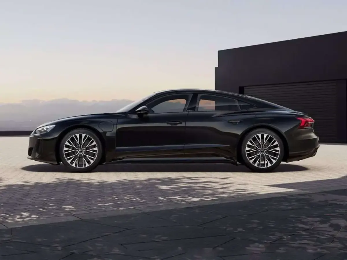 Nuova Audi e-tron GT quattro Ambiente 163 kW (222 CV) 2026 Nero mito metallizzato Berlina