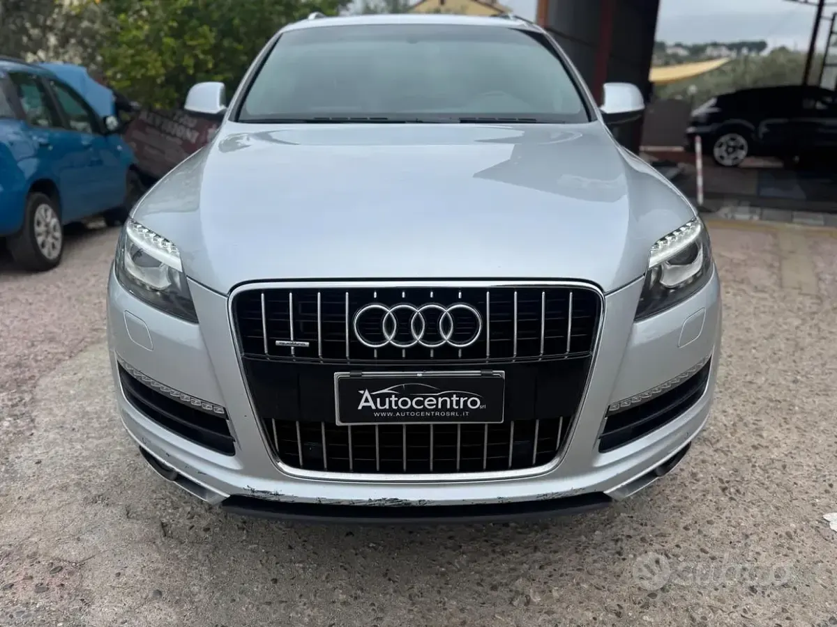 Usata Audi Q7 240 CV (176 kW) 2011 Grigio SUV