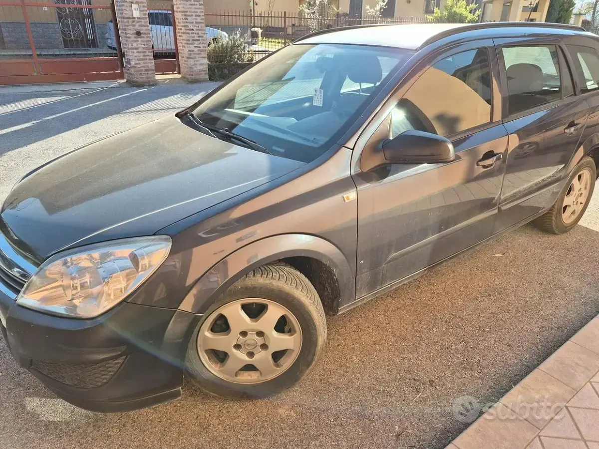 Usata Opel Astra 101 CV (74 kW) 2008 Grigio Station wagon