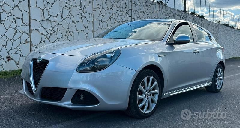 Usata Alfa Romeo Giulietta Exclusive 140 CV (102 kW) 2012 Grigio Berlina