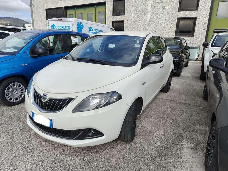Usata Lancia Ypsilon S 69 CV (50 kW) 2024 Bianco Utilitaria