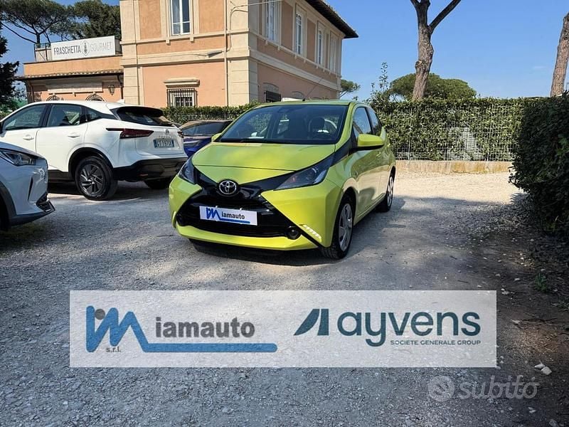 Usata Toyota Aygo X-play 70 CV (51 kW) 2017 Giallo Utilitaria
