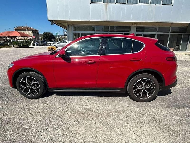 Usata Alfa Romeo Stelvio Business 209 CV (153 kW) 2018 Rosso SUV