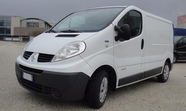 Usata Renault Trafic 114 CV (83 kW) 2008 Bianco pastello Monovolume