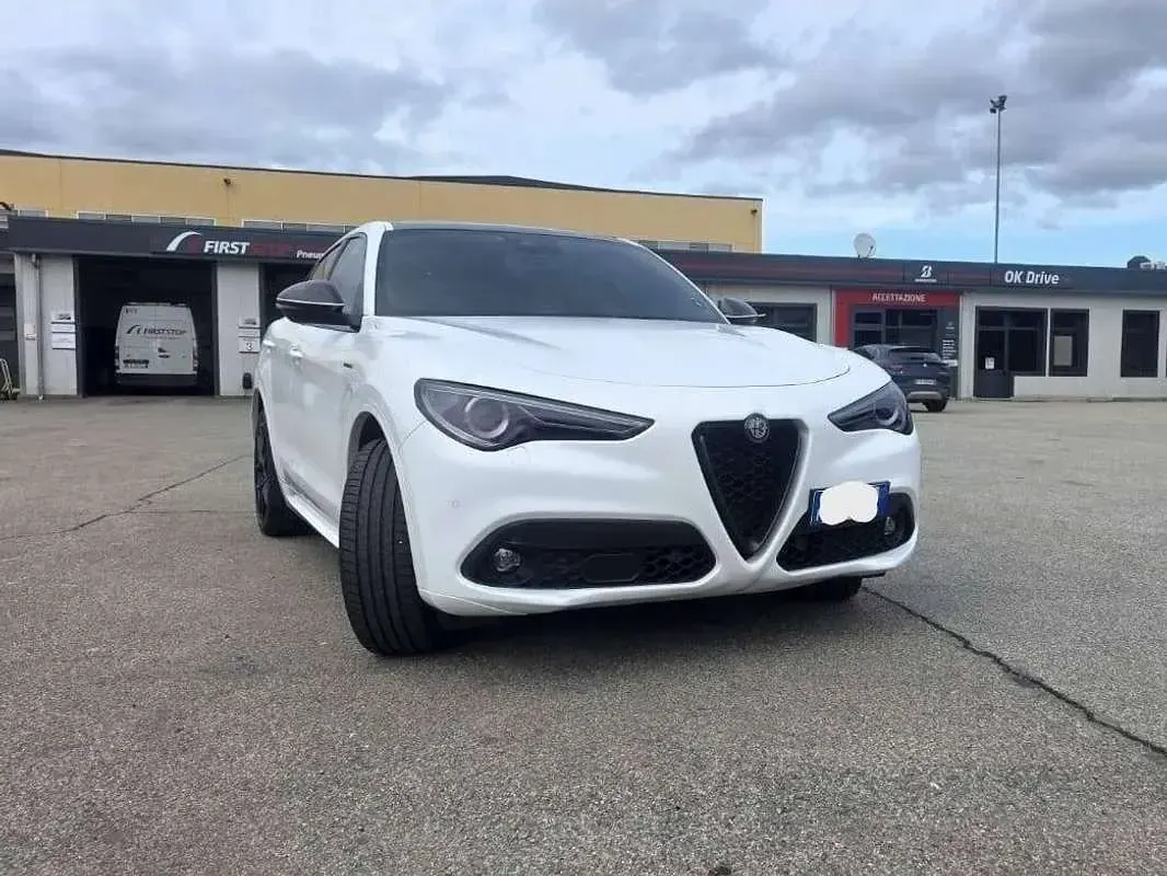 Usata Alfa Romeo Stelvio Veloce 209 CV (153 kW) 2021 Bianco SUV