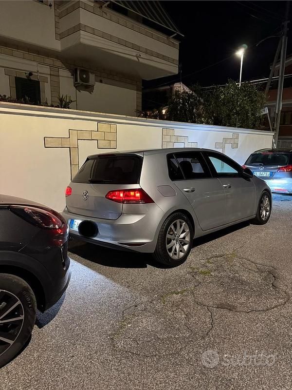 Usata 2015 VW Golf VII Tre volumi | 12.000 € (Buon prezzo) - Immagine 1/3