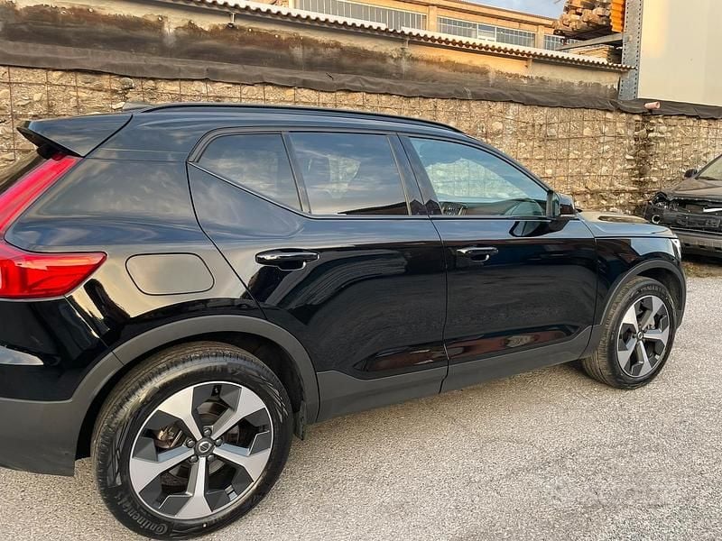 Usata Volvo XC40 163 CV (119 kW) 2023 Nero SUV