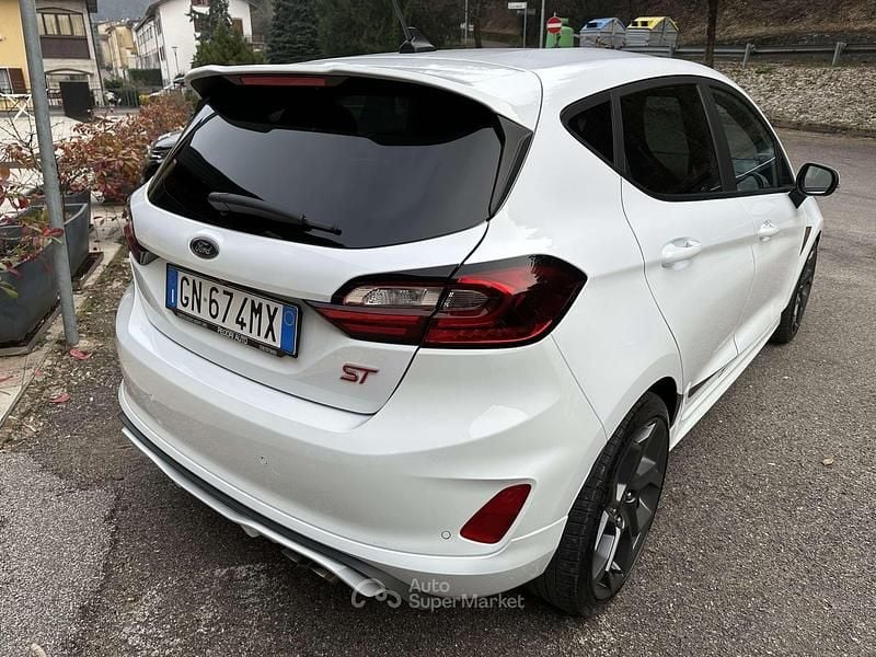 Usata Ford Fiesta ST 200 CV (147 kW) 2023 Bianco Utilitaria
