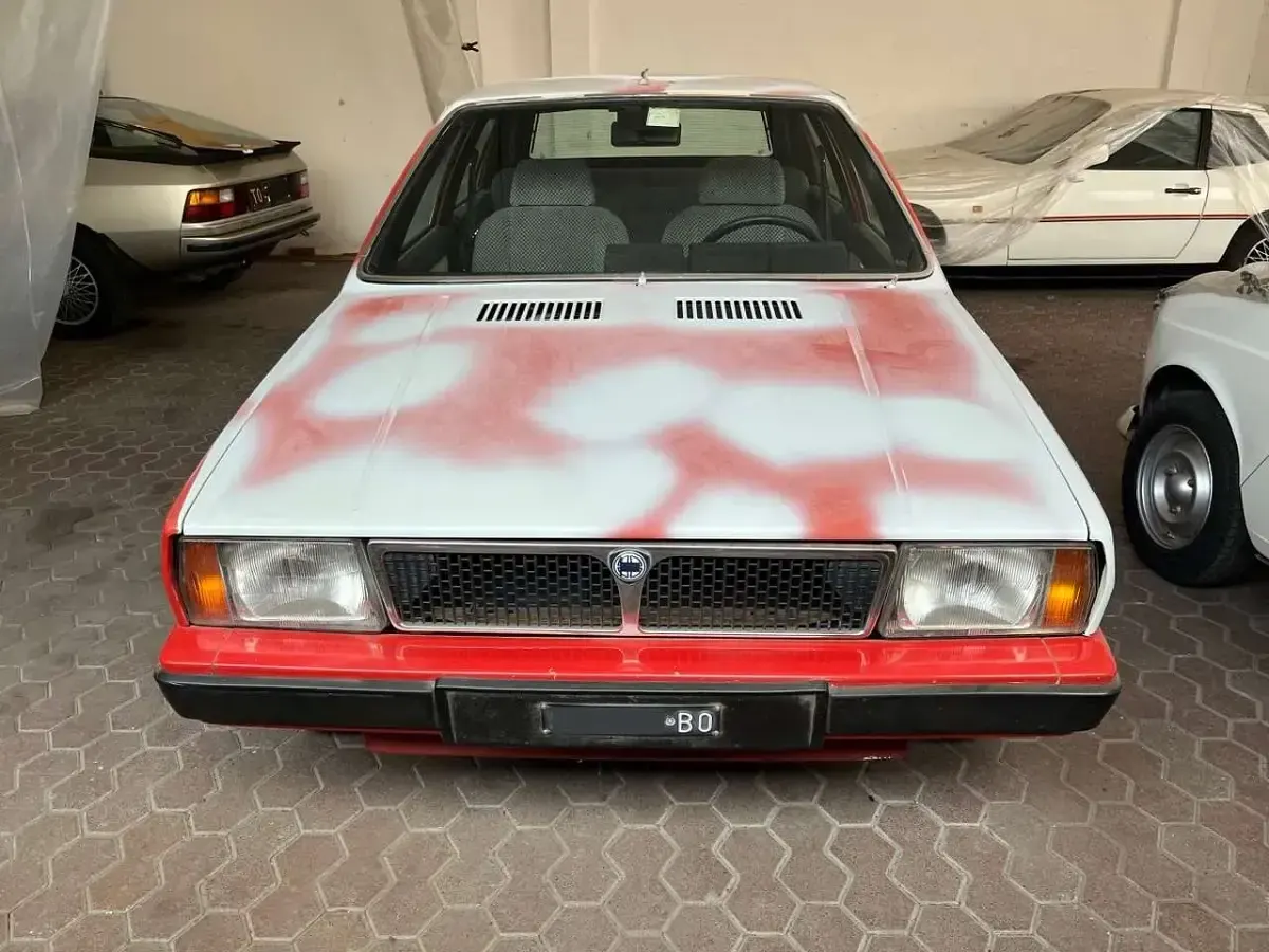Usata Lancia Delta 75 CV (55 kW) 1982 Rosso Utilitaria
