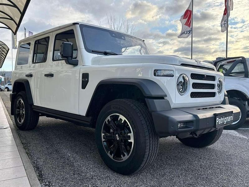 Nuova EMC 212 218 CV (160 kW) 2026 Bianco pastello SUV