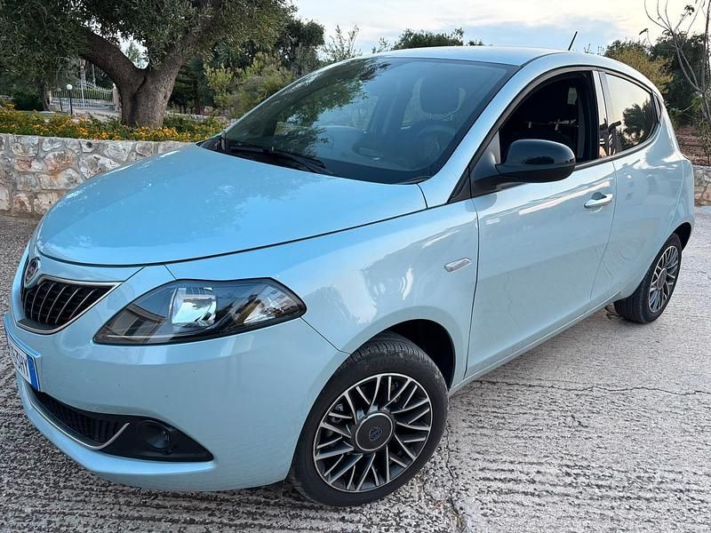 Usata Lancia Ypsilon Gold 69 CV (50 kW) 2023 Utilitaria