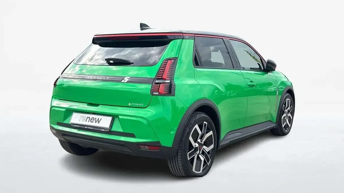 Usata Renault R5 Komfort 110 kW (150 CV) 2024 Verde Utilitaria