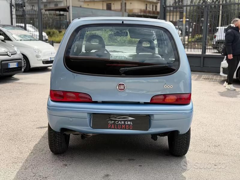 Usata Fiat 600 54 CV (39 kW) 2010 Blu Utilitaria