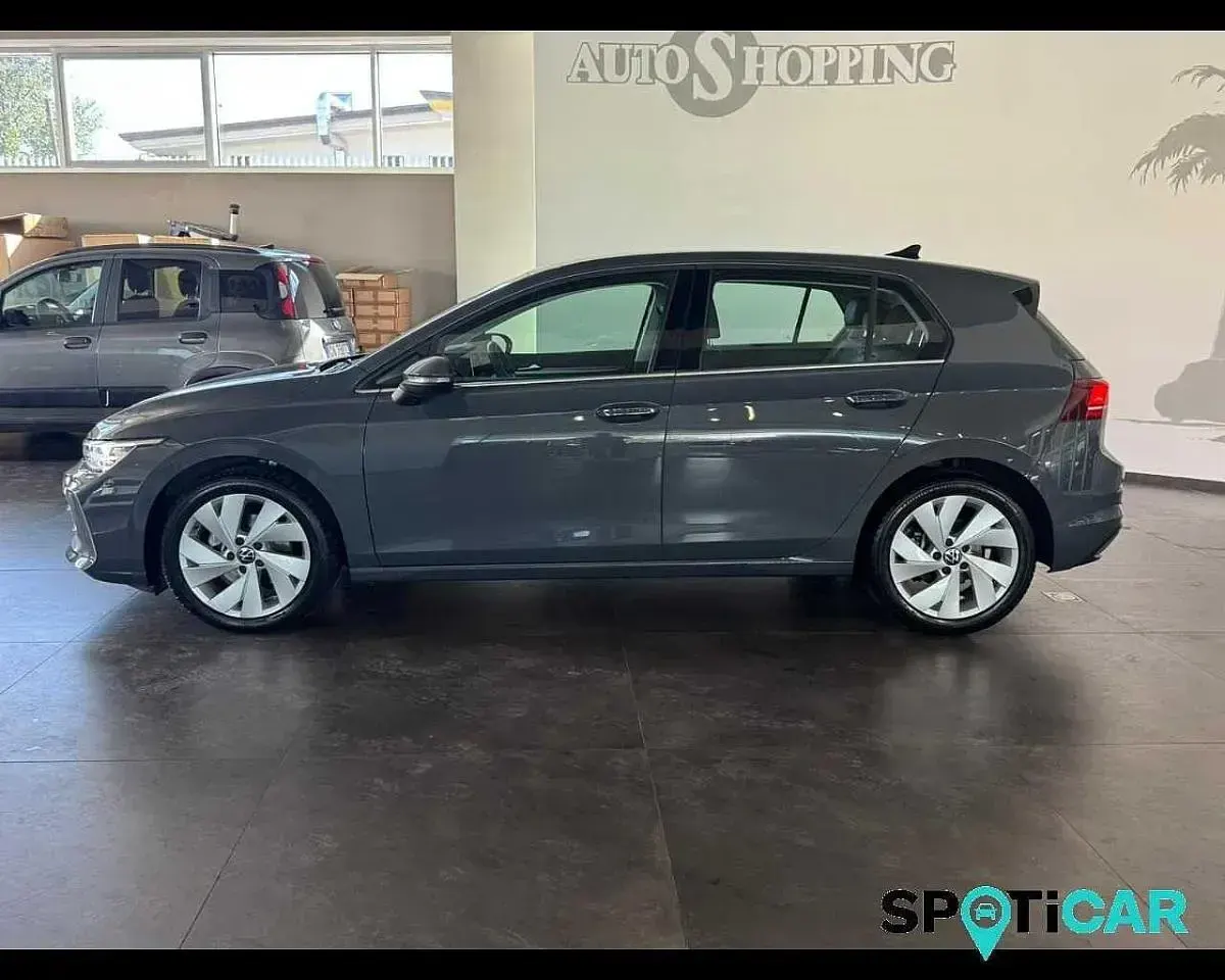 Usata VW Golf VIII Style 150 CV (110 kW) 2025 Grigio Berlina