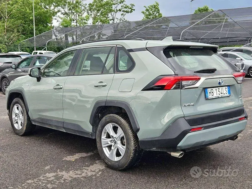 Usata Toyota RAV4 Hybrid Business Edition 178 CV (130 kW) 2019 Grigio SUV